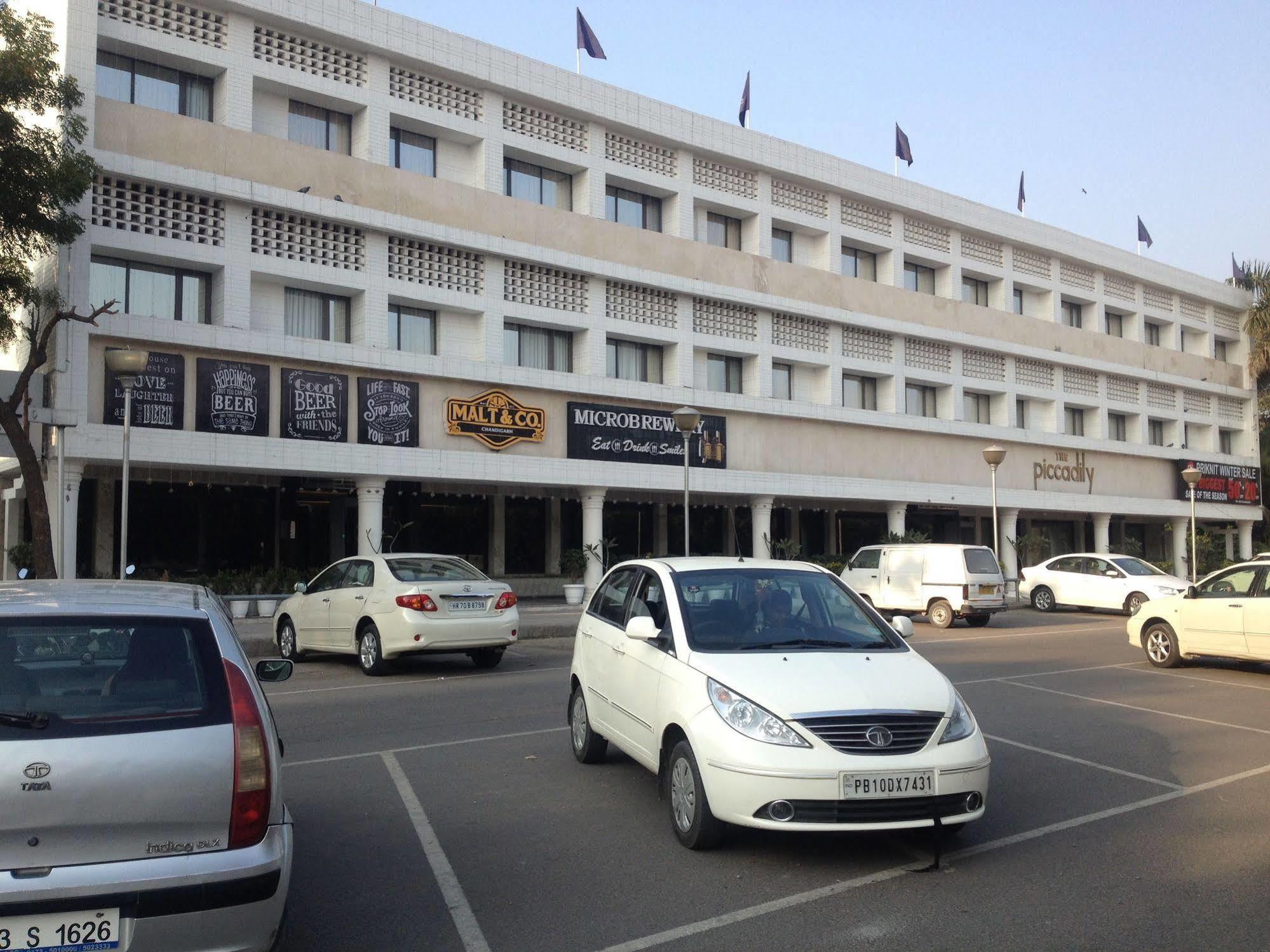 The Piccadily Hotel Chandigarh Exterior photo